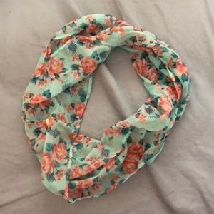 Thin rose scarf